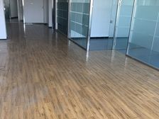 地铁号线10 15国企 3个月免租 只有电费 137平