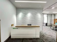 地铁口华凯广场118平家具齐全2隔间中环财富广场国贸旁