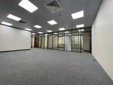 私人定制装修东风路时代中心100到1500方正对电梯口