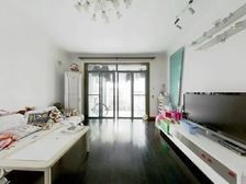 前滩品质楼盘!电梯高区小两房,业主置换,诚意出售,满五年。