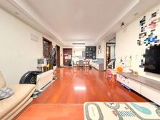 枫情水岸精装四房急售啦 二期房龄新 精装自住保养好 居住舒适