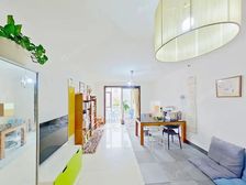 六号线H南北双通透,全景落地窗,厨卫全明,带车位 稳定签约。