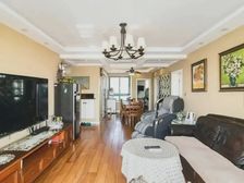 金沙雅苑地中海之恋3居室空间大低楼层主卧客厅朝南看