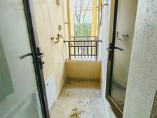 轻轨5号线 精装洋房 一楼带花园