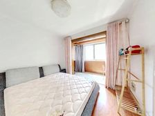 满五好楼层干净装修总价低。两房朝南中间楼层的房子少这套好房没