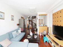 顶楼带阁楼大三房,精装修,地段好