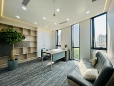 朝外SOHO 精装面积 4+14个工位 西北向 大落地窗