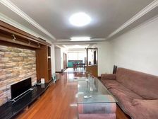 靠近 (2楼半)238 各付税费,带大车棚一个,好位置