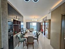 新世界云逸 高层南向豪华四房 商圈繁荣 交通便利 近地铁电联