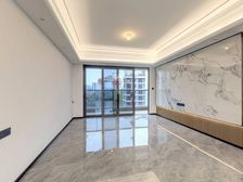 越秀和樾府四期 房双套房设计,南北对流,板式楼。四开间朝正南