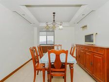 附送固定车位,小区央座,配套齐全,看房方便,近21号线地铁!