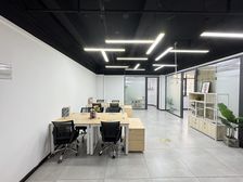 真人实拍丨鹤洞广佛(设计电商行业)给入驻公司送免租跟注册