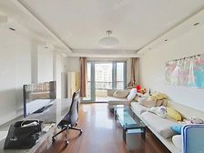 国际社区 虽紧贴着内环线,但被绿化所包围,有一种远离喧