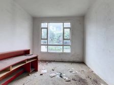 性价比高的小别墅 星港湾城市绿洲 4室 带花园 方便停车