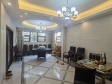 边户别墅急卖 楼龄新 装修基本全新 房东长沙发展