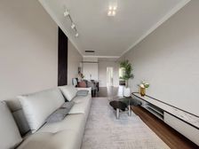 金明园两居 高楼采光好 格局好 装修好 单价2.5万 还能谈