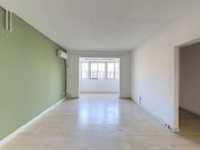 总监力推,徐家汇核心地段,三开间朝南,业主诚意出售,看房方便