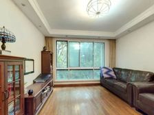 急售徐家汇中心地段 飞机户型,三开间朝南 十年出一套 带车位