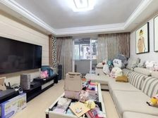 2000年房龄,小区在售仅一套,南北直通客餐厅40平米