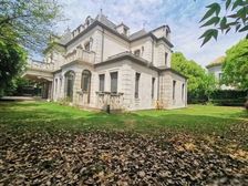 出门就是西华国际,法式城堡风格,房型好花园大,诚意出售