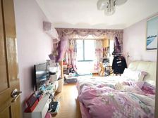 此房中间楼层老少皆宜,户型好动静分离,业主诚意出售