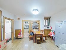 不靠路边带院子全明的两房!