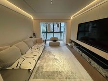 凤凰城新上楼梯两房 医疗配套成熟 近地铁 购物方便 刚需两居