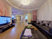 200 轻轨站近医院 有电梯 双卫生间 出行方便 商品房