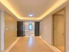 附赠地下产权车位 看房随时 满二 商业配套齐全 有电梯