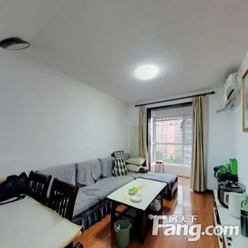  ���⡤4����������վ �����㳡���� ��������� 2��1�� �� 