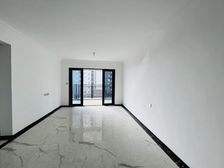 梓山湖 单价4字头 新小区 全新精空三房。