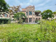 花园集中朝南占地800平大独栋,税费各付,看房有钥匙!