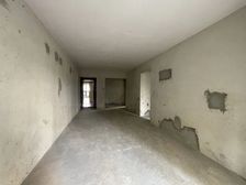 越秀可逸豪苑 7米长南向大阳台 看园景