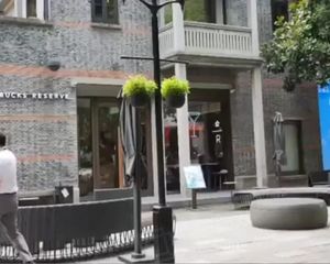 海淀 北大清华旁 地铁口 星巴克独栋 外摆区 低于市场价