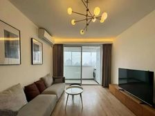 嘉善路地铁口!明星小区!出门即是日月光,采光充足,拎包入住!