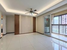 小区位置好,带字母车位,房子保养的很好看房方便的 河景房 大