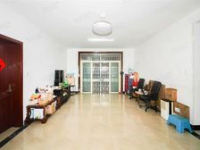 一梯两户,南北通透,交通便利,居家装修