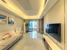 必看好房:这是一套全屋精装自住的房子,装了暖气,高楼层大3房