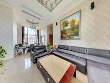 沿河头排 精装顶楼复式 4.5米层高+100平晒台 有车位