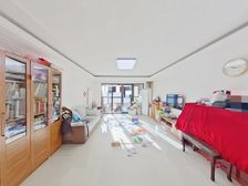 必卖房,把东边厨卫全明,高端社区,改善3房2卫。