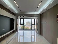 有电梯 南向采光好 楼龄新 双卫格局 刚需小三居 商品房