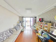 绿地新出来河景的三房 房型正气 位置好 采光好诚心出售