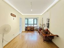 名士豪庭1区免费车位拎包入住南北朝向电梯房