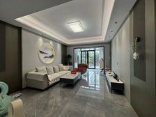 万科旁豪装150 洋房下叠 前后带院子送2个车位 恒大帝景