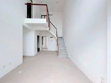 真地铁口 复式 可做四房 高绿化 交通便利 朝南