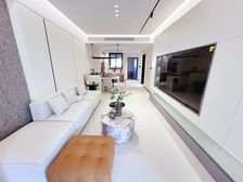 市中心,曼城旁(商业中心配套)近公园,生活方便!电梯洋房,