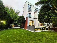 (业主耗费300 万重资新装)花园非常大,中心位置。 !急