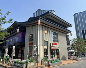 三里屯独栋急售!业主年事已高无心照料!正规产权!带有停车位