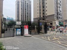 高新区主商圈1楼临街单铺53平年租4万现售98万可小刀