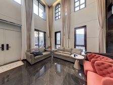 龙奥大厦 市政府旁 环山别墅名悦山庄 200平院子 送仨车位